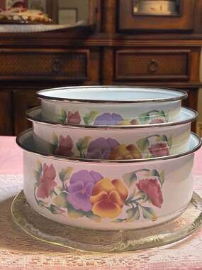 Vintage Enamelware Nesting Mixing Bowls, Set of 3, Pansy Floral Pattern